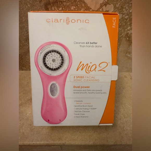 Clarisonic Mia 2 Sonic Cleansing Brush in Pink